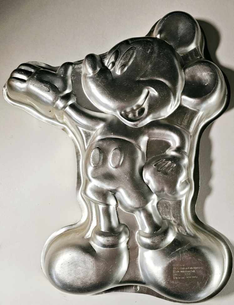 Mickey Mouse Vintage Ex Rental Character Tin