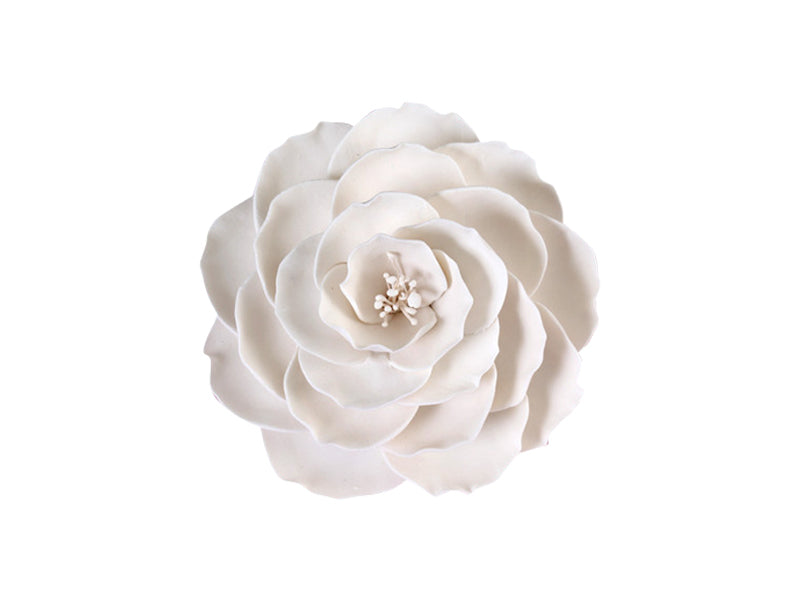 The Briar Rose White With Stamens Large adds a soft, romantic touch to any cake design. Crafted from sugar paste and featuring detailed stamens, this bloom can be placed directly onto your cake and enhanced with airbrushing or dusting for a custom finish.