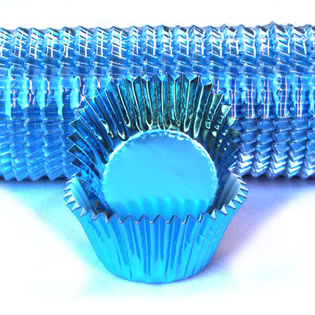 Bulk pack of 500 light blue foil cupcake cases, size 550, base 4.8 cm, height 3.7 cm, top 7.5 cm