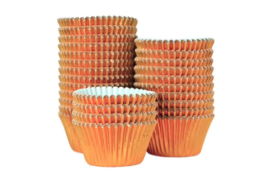 Bulk pack of 500 orange foil cupcake cases, size 550, base 4.8 cm, height 3.7 cm, top 7.5 cm