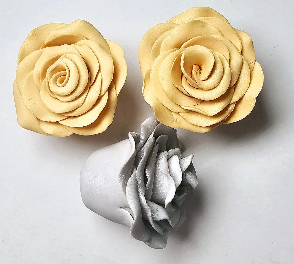 Rolled Gold & Silver Roses Icing Set 3