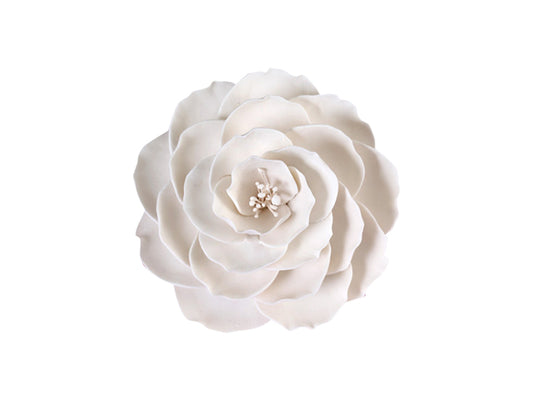 The Briar Rose White With Stamens Large adds a soft, romantic touch to any cake design. Crafted from sugar paste and featuring detailed stamens, this bloom can be placed directly onto your cake and enhanced with airbrushing or dusting for a custom finish.