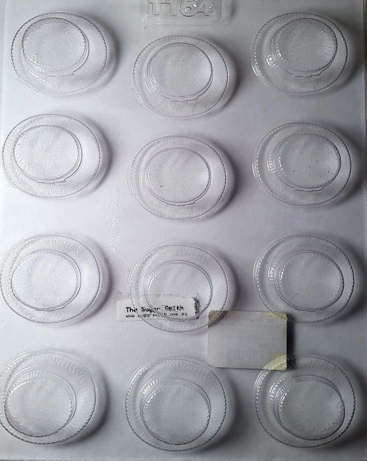 Introducing the Straw Hat Chocolate Mould - perfect for creating unique ladies hat shapes with a ribbon band out of chocolate and or fondant.
Its professional design ensures accurate, consistent results every time.
Pro chefs and novice bakers alike will appreciate the quality and detail achievable.
Other ideas can be used for Mother's Day, Picnics, Summer Days, Easter Hat themed parties.